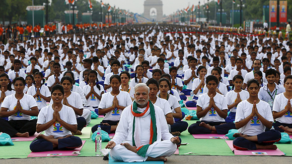 Largest crowd gathered to do yoga in Guinness Records